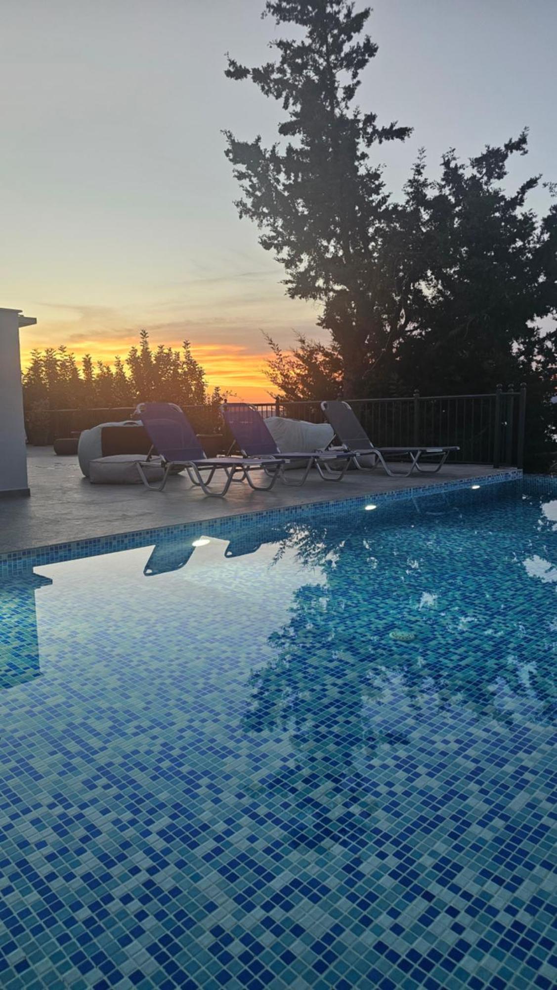 Villa Yolo Almirida المظهر الخارجي الصورة